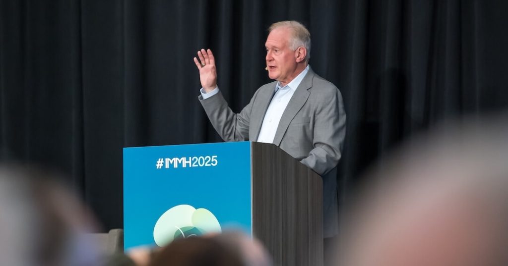 IMMH_2025_day-1_robert-lustig_beyond-neurotransmitters_speaker_on-stage_004